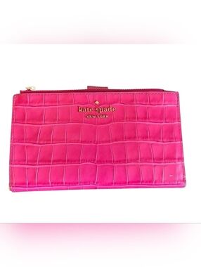 kate spade Pink Croc-Embossed Wallet - Large - EUC 🩷🌸